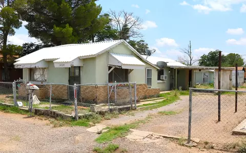 1404 E Ave F, Alpine, TX 79830 photo 2