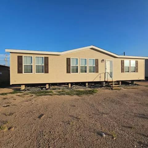 508 E 7th St, Mccamey, TX 79752