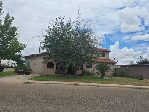 700 S Ike Ave, Monahans, TX 79756