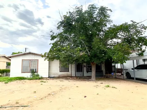 2410 S Eddy St, Pecos, TX 79772