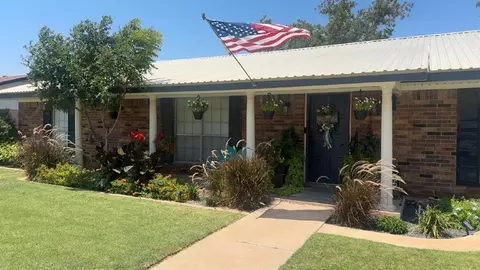 305 E 19th St, Crane, TX 79731 photo 1