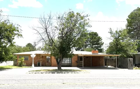 913 E Austin, Kermit, TX 79745 photo 1