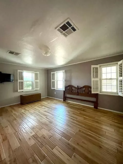 Bedroom - 211 E Texas St, Marfa, TX 79843 photo 4 of 6