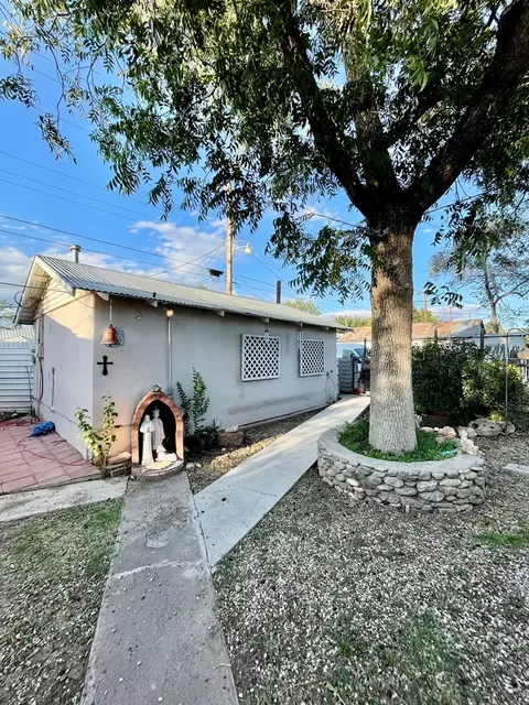 Exterior - 211 E Texas St, Marfa, TX 79843 photo 2 of 3