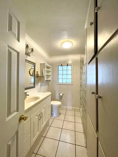 Bath - 211 E Texas St, Marfa, TX 79843 photo 1 of 3