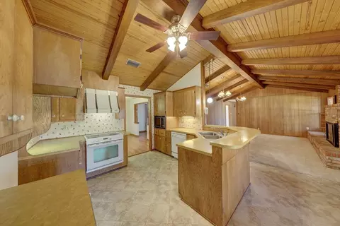 Kitchen - 209 E Marfa Ave, Alpine, TX 79830 photo 3 of 3