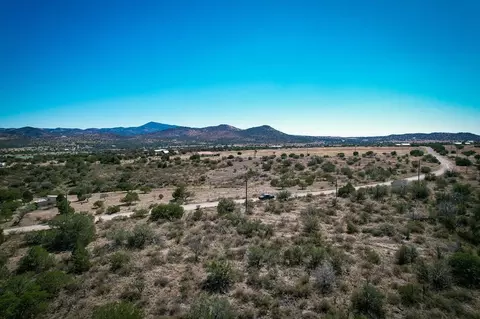 1086 Juniper, Alpine, TX 79830 photo 4