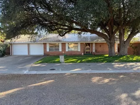 307 N Ave H, Kermit, TX 79745