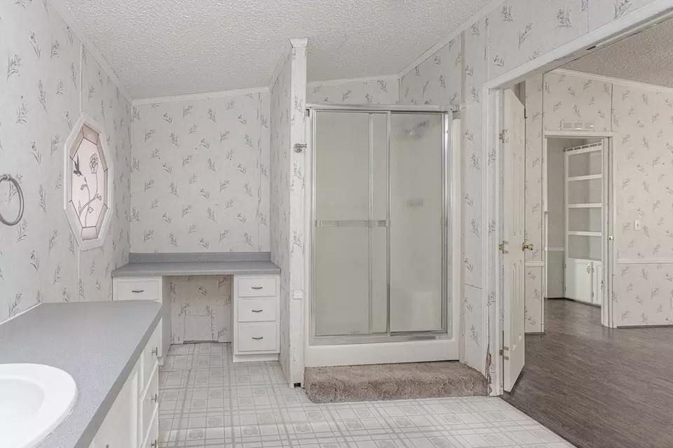 Bath - 4448 Morning Glory Dr # -A, Gardendale, TX 79758 photo 1 of 4