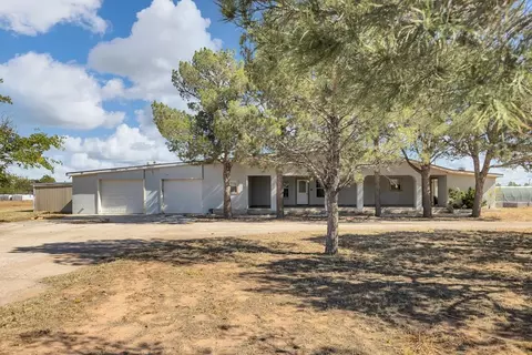 16986 N Sunflower Ave, Gardendale, TX 79758