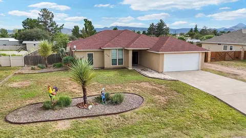 110 Deer Run Dr, Alpine, TX 79830