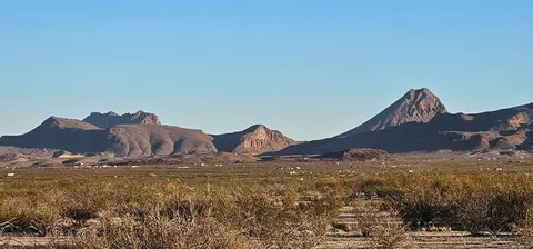 601 Starhaven Ln, Terlingua, TX 79852