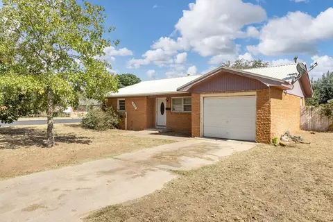 316 Soland Ave, Denver City, TX 79323