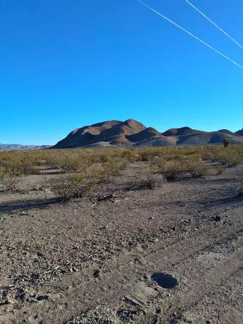 901 Duck Pl, Terlingua, TX 79852