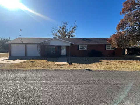710 E 21st St, Crane, TX 79731