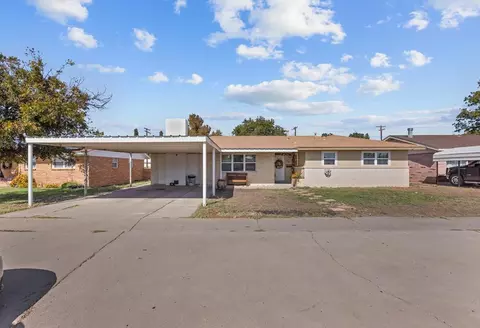 938 E Austin St, Kermit, TX 79745 photo 1