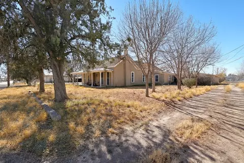 Exterior - 405 N Austin St, Marfa, TX 79843 photo 2 of 14