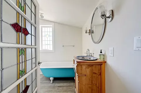 Bath - 405 N Austin St, Marfa, TX 79843 photo 6 of 8