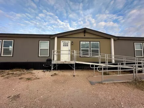 713 W 6th St, Mccamey, TX 79752
