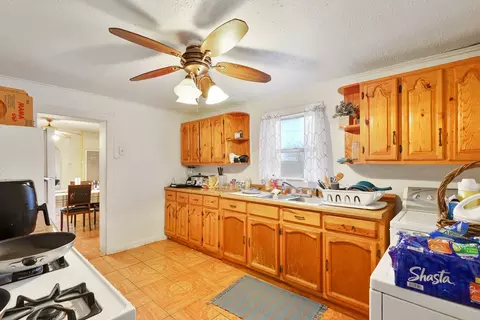 Kitchen - 610 E Columbia St, Marfa, TX 79843 photo 2 of 3