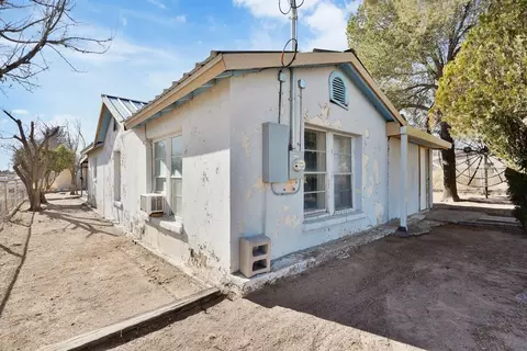 Exterior - 610 E Columbia St, Marfa, TX 79843 photo 3 of 8