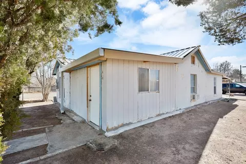 Exterior - 610 E Columbia St, Marfa, TX 79843 photo 4 of 8