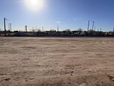 Na N Oak St, Pecos, TX 79772