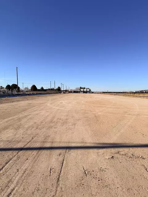 Na N Oak St, Pecos, TX 79772