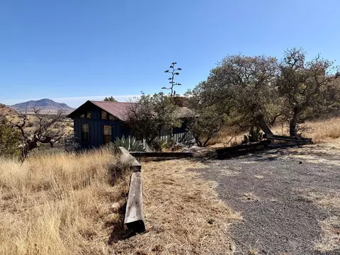 102 Oak Ridge Dr, Fort Davis, TX 79734