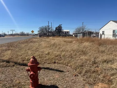 1201 Ave I, Seagraves, TX 79359