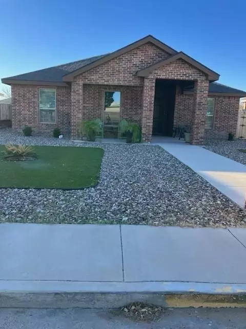 406 E 18th St, Monahans, TX 79756 photo 1
