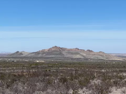 8530 Private Rd, Terlingua, TX 79852