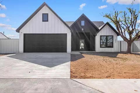 707 NW 6th St, Andrews, TX 79714