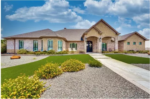 800 E 18th St, Monahans, TX 79756