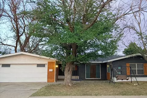 1304 NW 9th St, Andrews, TX 79714