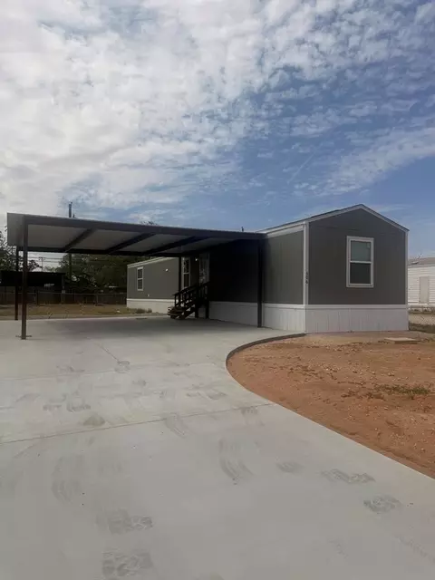 606 SW 1st St, Andrews, TX 79714