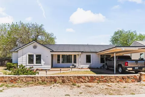 507 SW 5th St, Seminole, TX 79360