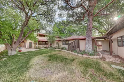 1009 N Loop Rd, Alpine, TX 79830