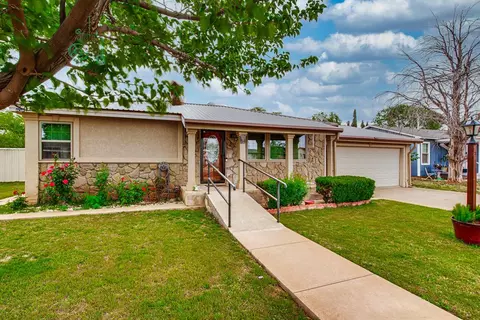 1107 NW 3rd St, Andrews, TX 79714
