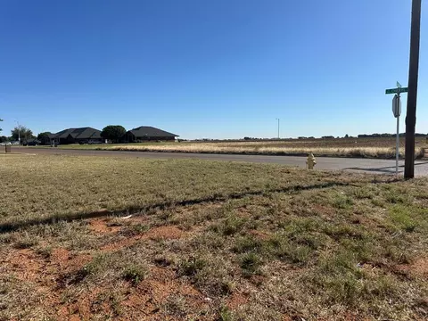 1301 Cheryl Dr, Brownfield, TX 79316