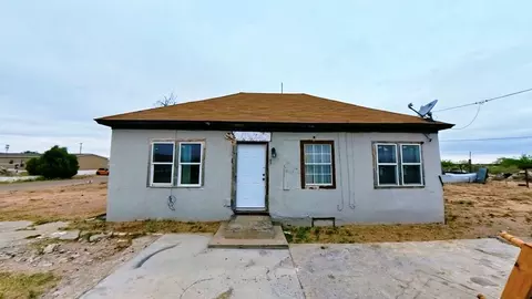 807 E C St, Monahans, TX 79756