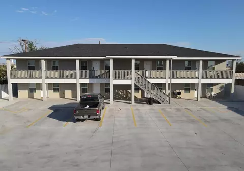405 W 4th St, Monahans, TX 79756