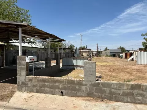 717 S Walnut St, Pecos, TX 79772