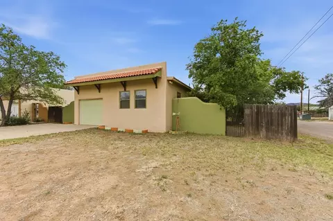 409 N 9th St, Alpine, TX 79830