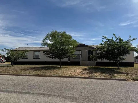 306 College Ave, Stanton, TX 79782