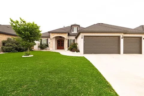 1708 E 14th St, Monahans, TX 79756