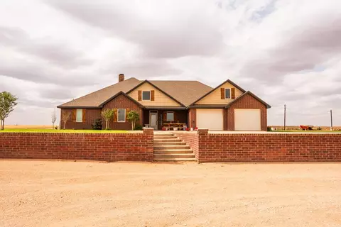 2819 Old Seagraves Rd, Seagraves, TX 79359