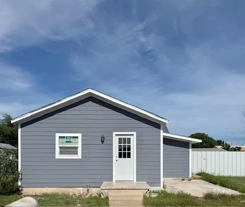 1006 N Texas St, Big Lake, TX 76932