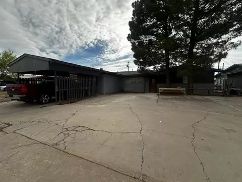 1414 S Plum St, Pecos, TX 79772