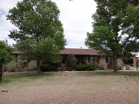 102 S Hackberry Dr, Alpine, TX 79830